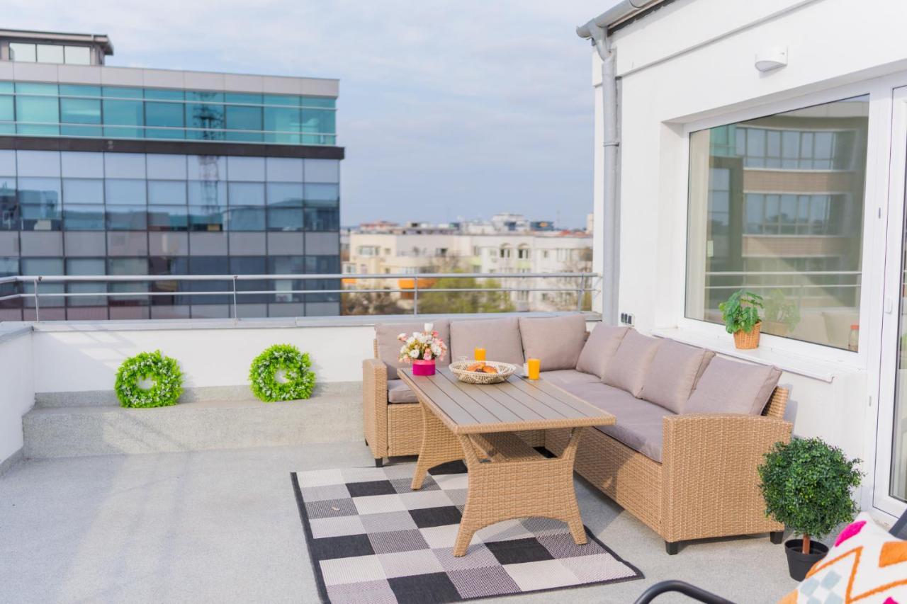 Penthouse With Huge Rooftop Terrace & City View ブカレスト エクステリア 写真