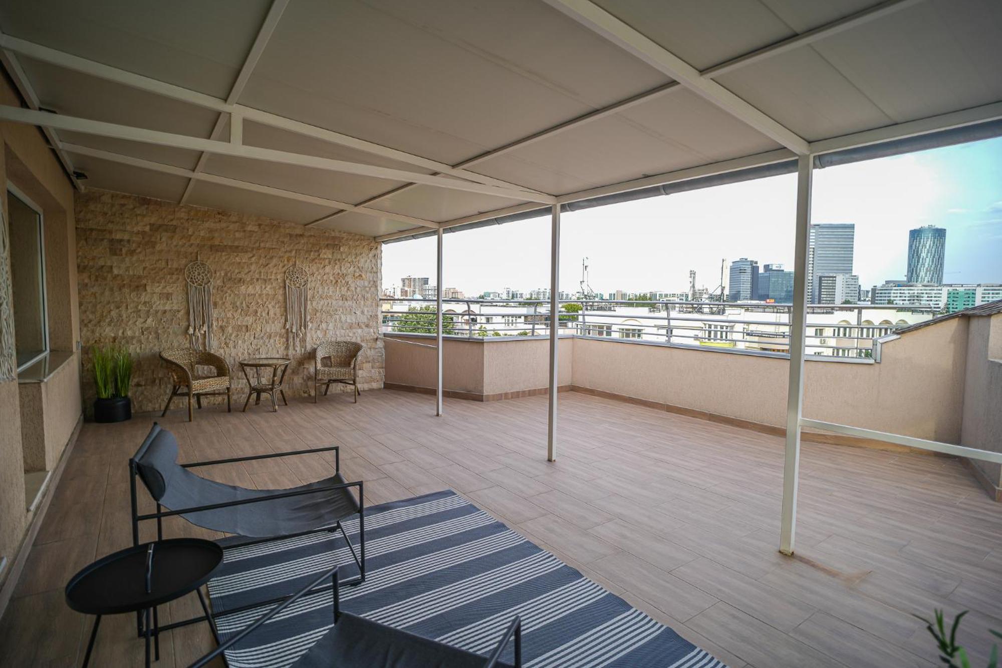 Penthouse With Huge Rooftop Terrace & City View ブカレスト エクステリア 写真