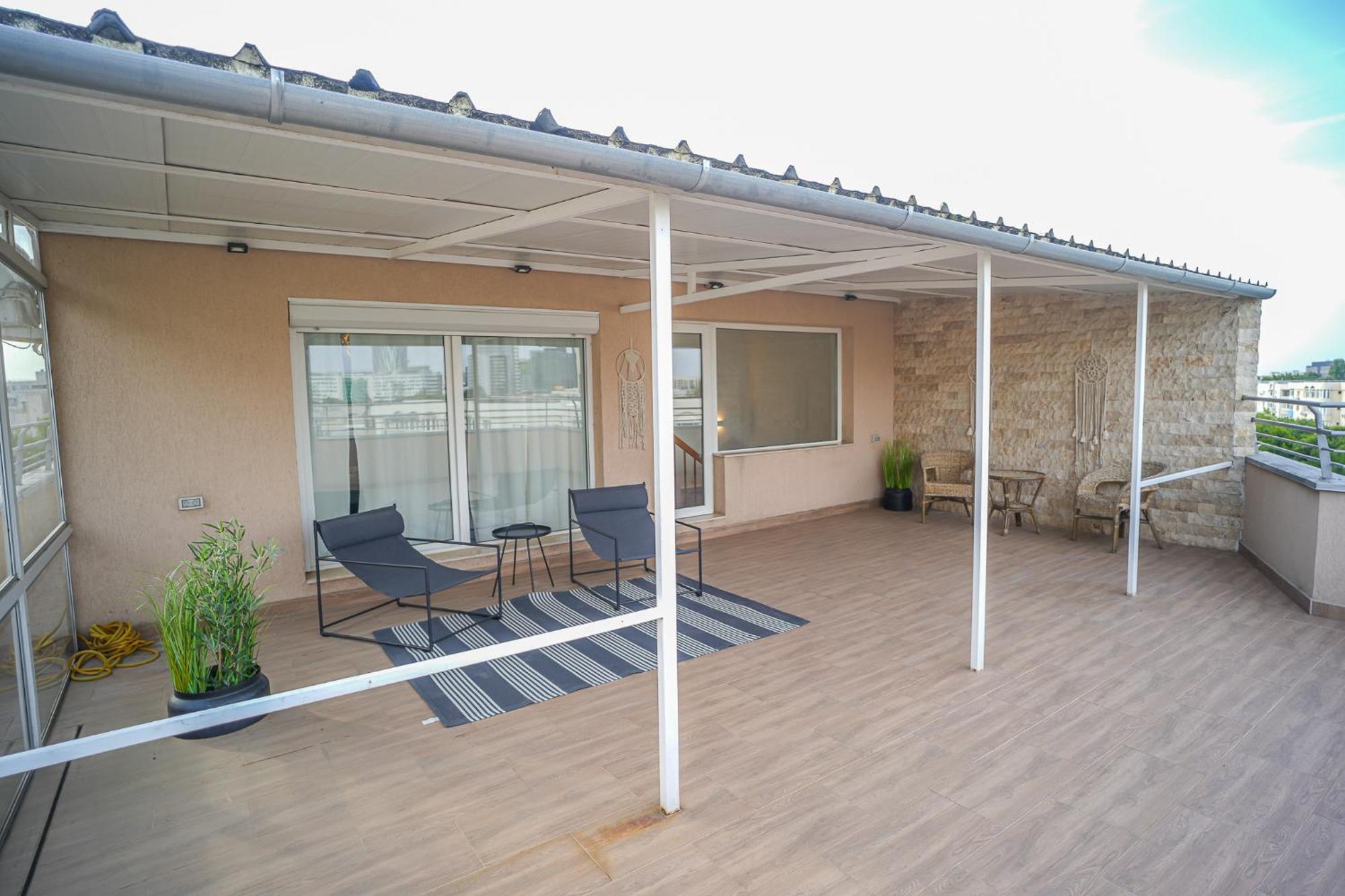Penthouse With Huge Rooftop Terrace & City View ブカレスト エクステリア 写真