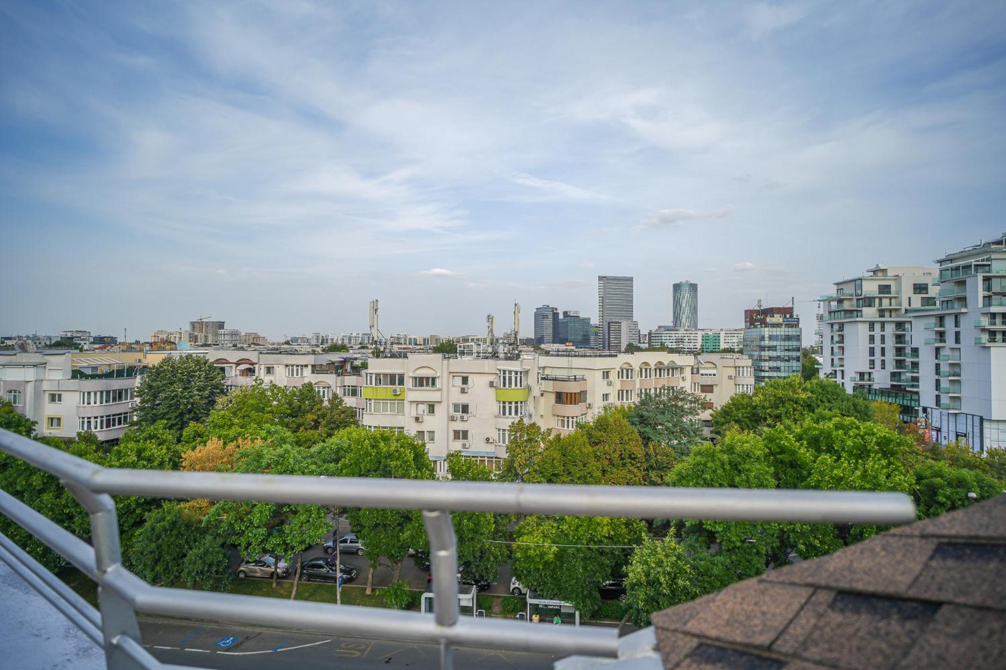 Penthouse With Huge Rooftop Terrace & City View ブカレスト エクステリア 写真