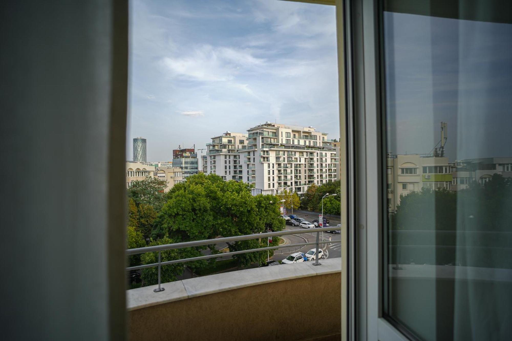 Penthouse With Huge Rooftop Terrace & City View ブカレスト エクステリア 写真