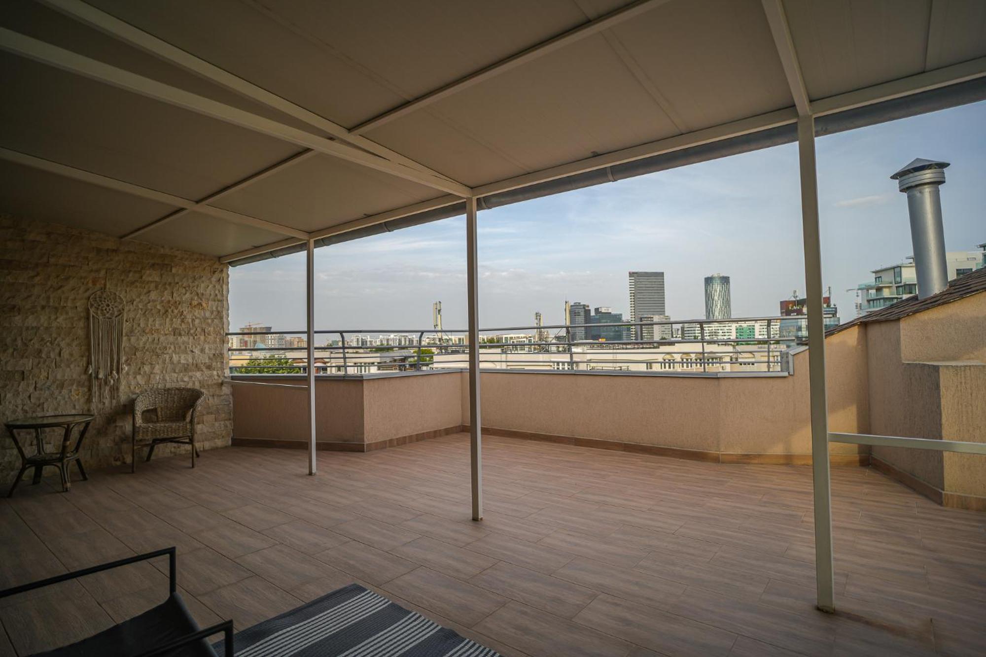 Penthouse With Huge Rooftop Terrace & City View ブカレスト エクステリア 写真