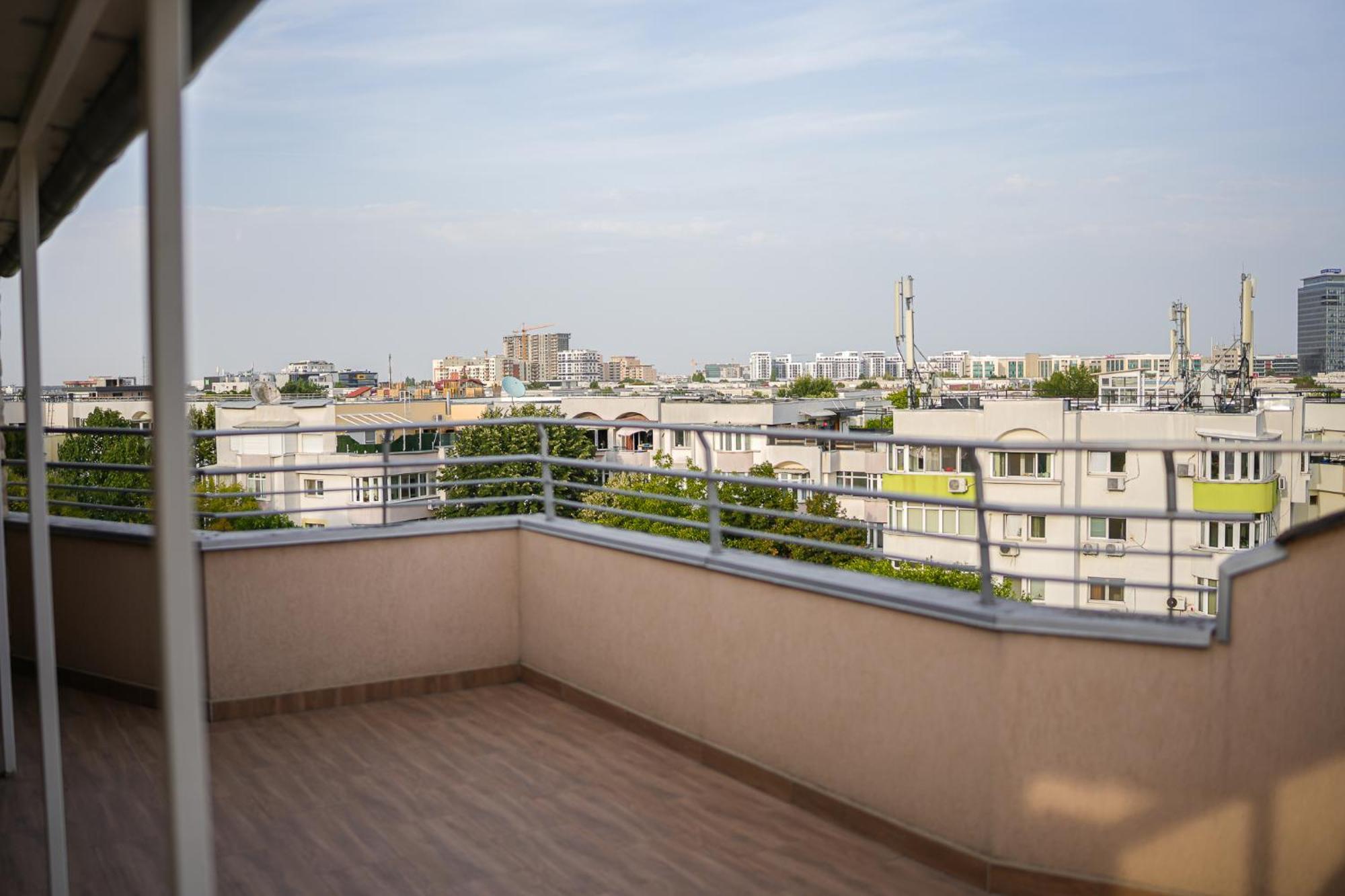 Penthouse With Huge Rooftop Terrace & City View ブカレスト エクステリア 写真